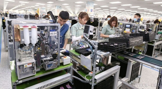 A mobile phone production line of Samsung Electronics Vietnam in the northern province of Bac Ninh. (Photo: VNA)