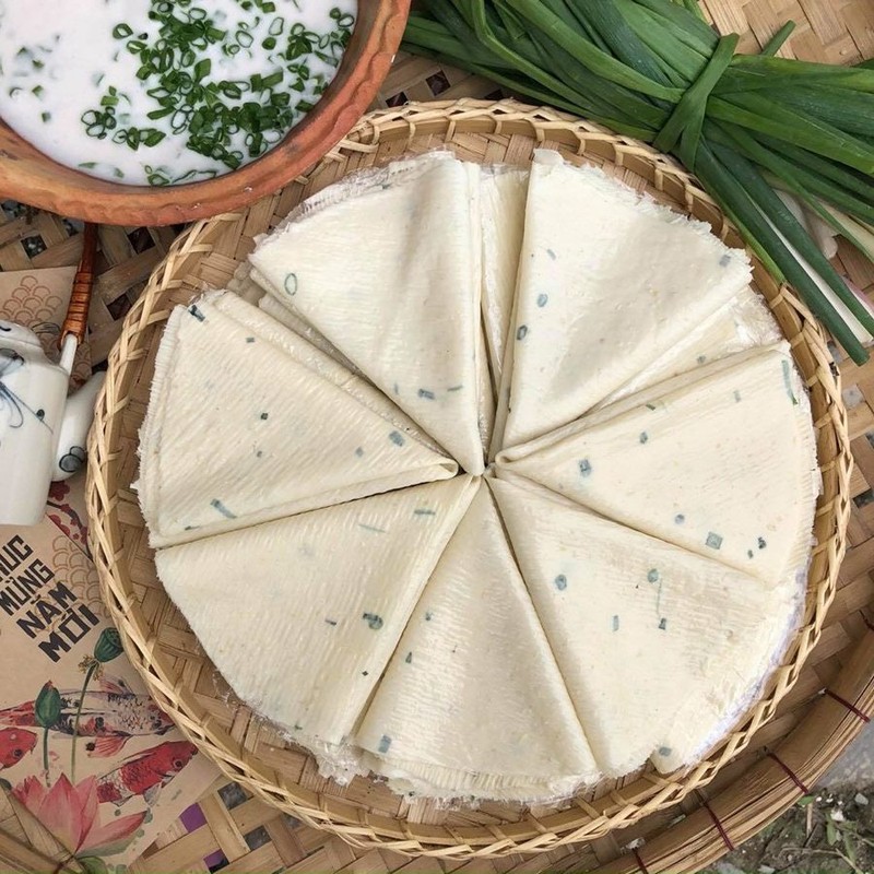 Coconut milk rice paper: A savoury snack in Ben Tre Province
