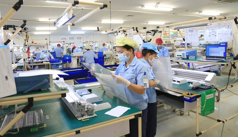 In September alone, there were 12,684 new enterprises with total registered capital of 117.2 trillion VND. (Photo: VNA)