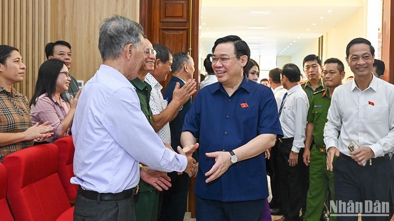 NA Chairman Vuong Dinh Hue meets voters in Do Son district, Hai Phong City 