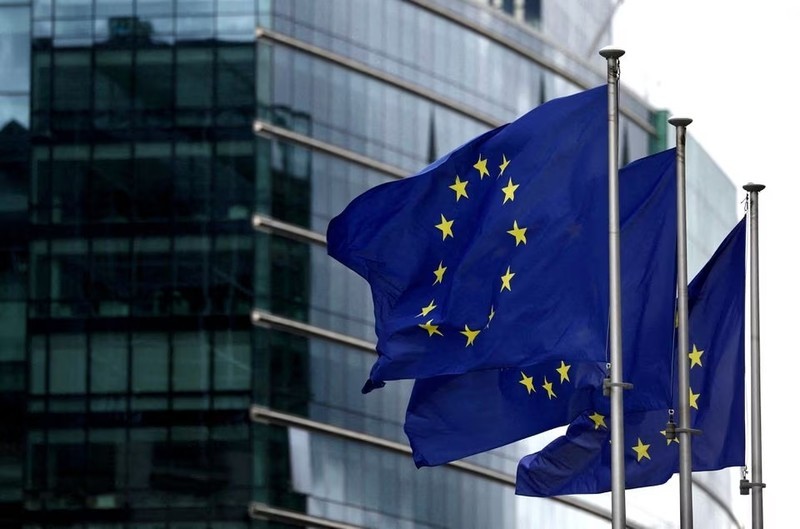 European flags fly outside the European Commission headquarters in Brussels, Belgium, on September 20, 2023. (Photo: Reuters)