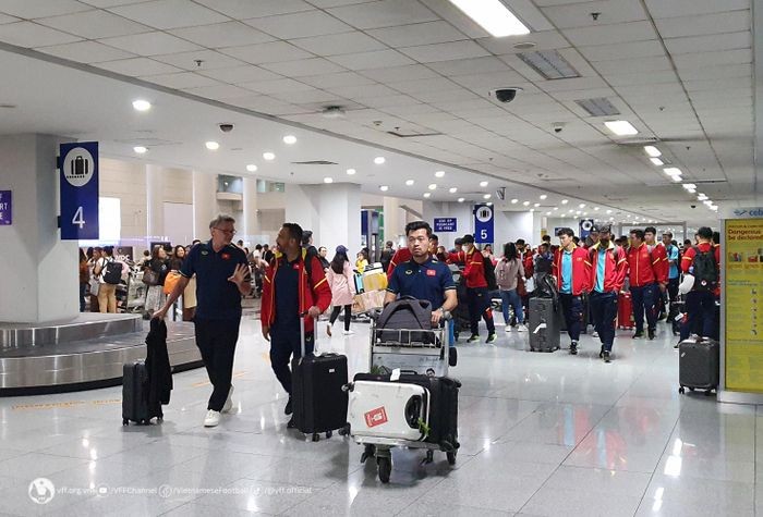 Vietnamese players arrive in the Philippines (Photo: vff.org.vn)