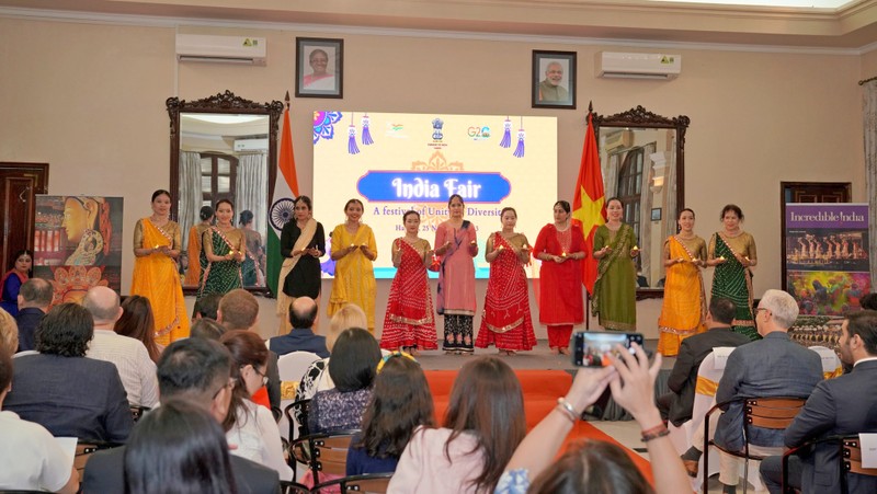 Fair introduces Vietnamese people to different hues of Indian culture (Photo: Embassy of India, Hanoi)