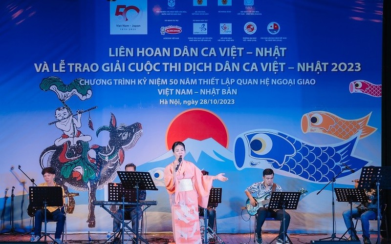 A performance at the Vietnamese-Japanese folk songs translation contest and festival 2023 (Photo: baoquocte.vn)