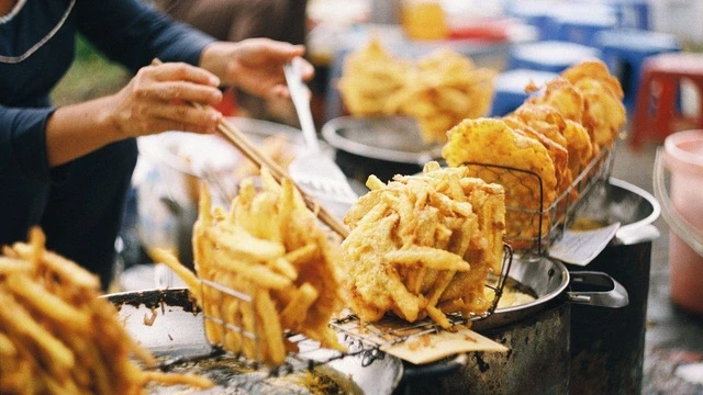 Sweet potato, banana and corn fritters: Hanoi's fried winter treats