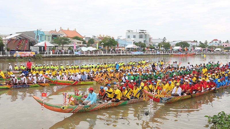 A boat race held within the framework of the Ok Om Bok Festival