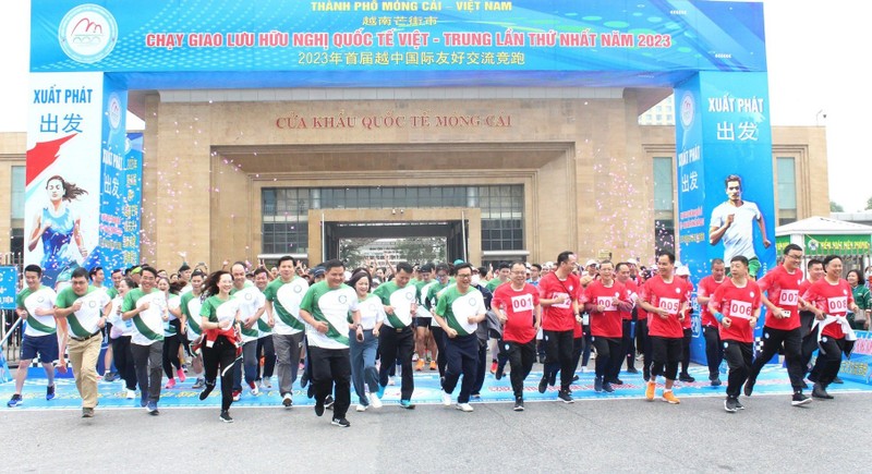 1,000 runners join Vietnam-China cross-border marathon (Photo: tienphong.vn)