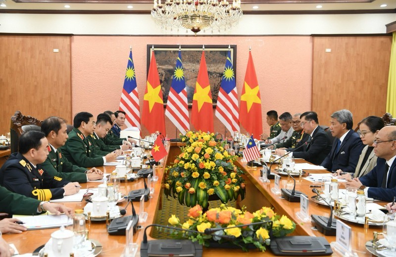 At the talks between Defence Minister Phan Van Giang and Malaysia Defence Minister Dato’ Seri Utama Haji Mohamad Bin Haji Hasan (Photo: Phu Son)