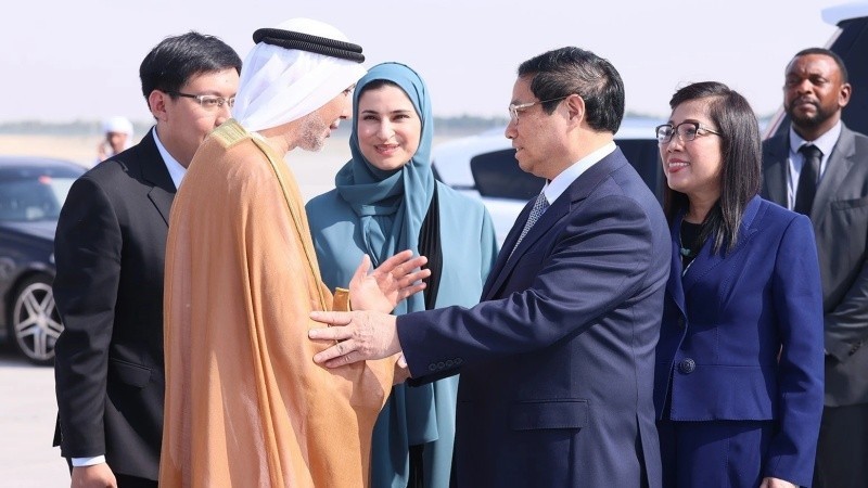 At the see-off ceremony for PM Pham Minh Chinh in the UAE (Photo: VNA) 