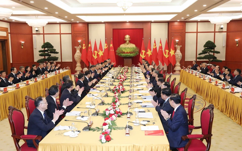 An overview of the talks between General Secretary of the Communist Party of Vietnam (CPV) Central Committee Nguyen Phu Trong and General Secretary of the Communist Party of China (CPC) Central Committee and President of the People's Republic of China Xi Jinping. (Photo: VNA)