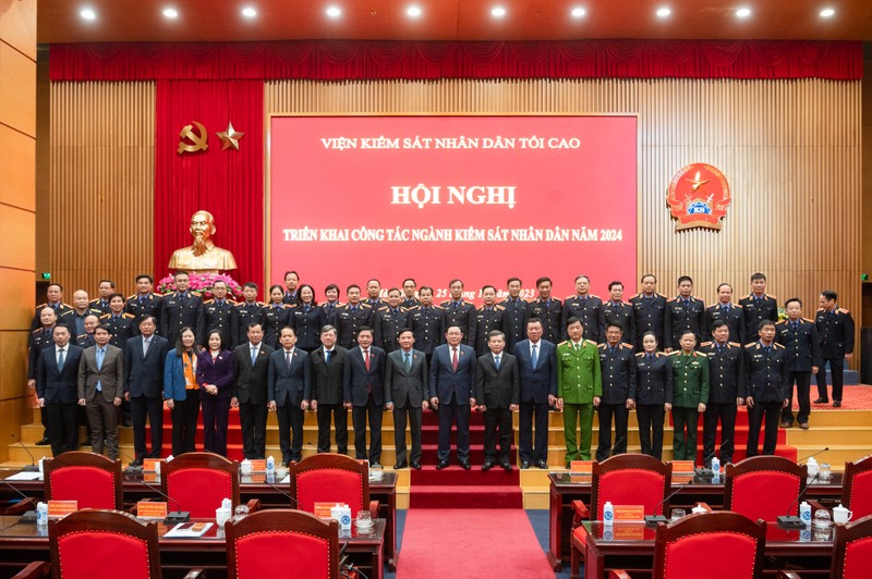 NA Chairman Vuong Dinh Hue and delegates at the conference (Photo: quochoi.vn)