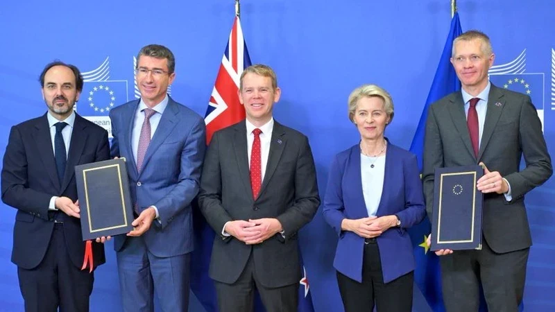 The signing ceremony of the free trade agreement between the EU and New Zealand. (Photo: European Commission)