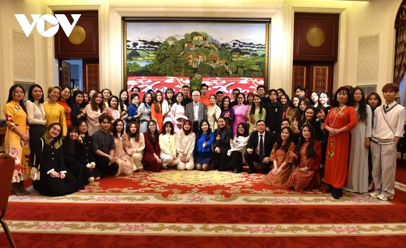 Participants at the get-together held by the Vietnamese Embassy in China. (Photo: VOV)