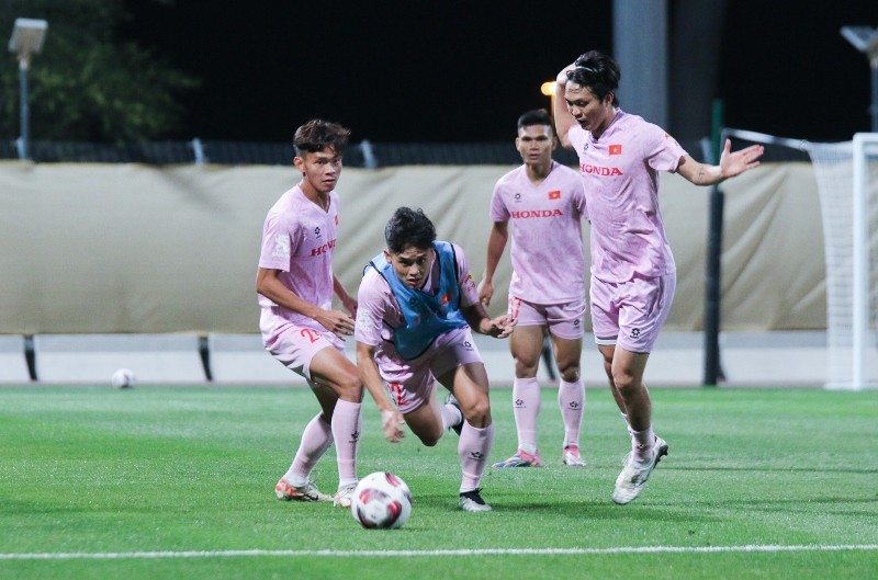 Vietnamese team under training in Qatar (Photo: VFF)