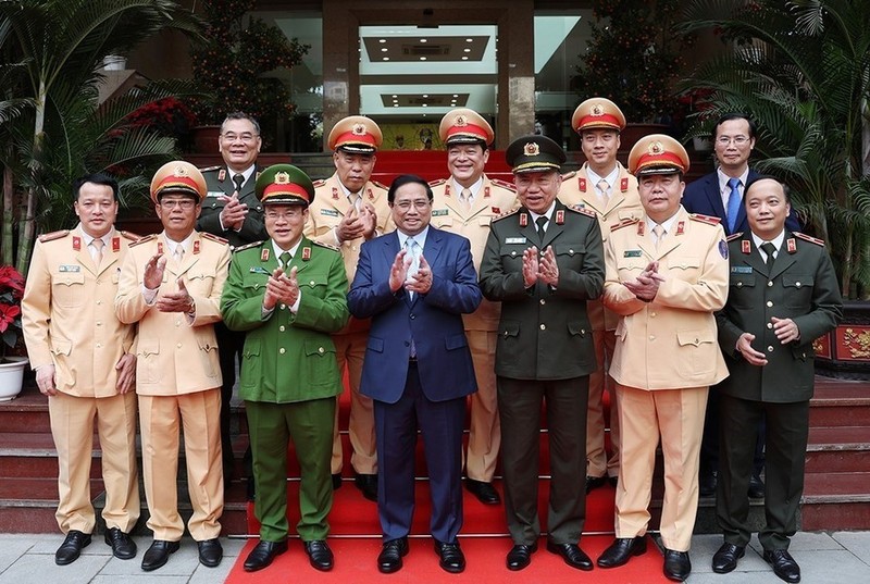 Prime Minister Pham Minh Chinh visits the Traffic Police Department under the Ministry of Public Security (Photo: VNA) 