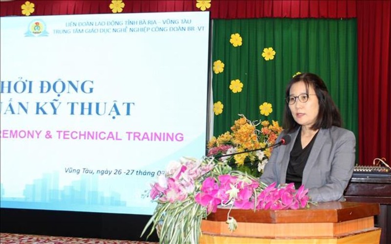 Miki Nozawa, head of the education department at the UNESCO Office in Vietnam, speaking at the launch ceremony (Photo: VNA)
