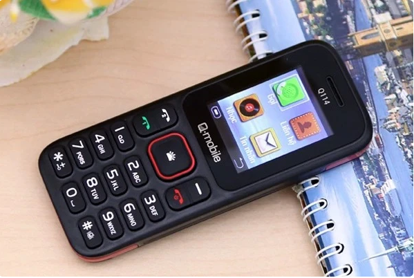 Vietnam to disconnect services for non-compliant 2G phones from March. (Photo: Thegioididong)