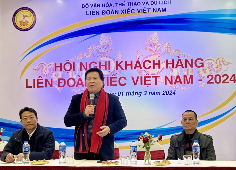 People's Artist Tong Toan Thang, Director of the Vietnam Circus Federation, speaks at the customer experience conference 2024. (Photo: daibieunhandan.vn)