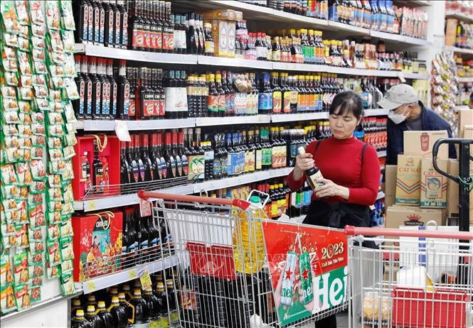 Total retail sales of goods, services up 8.2% in Q1 (Photo: VNA)