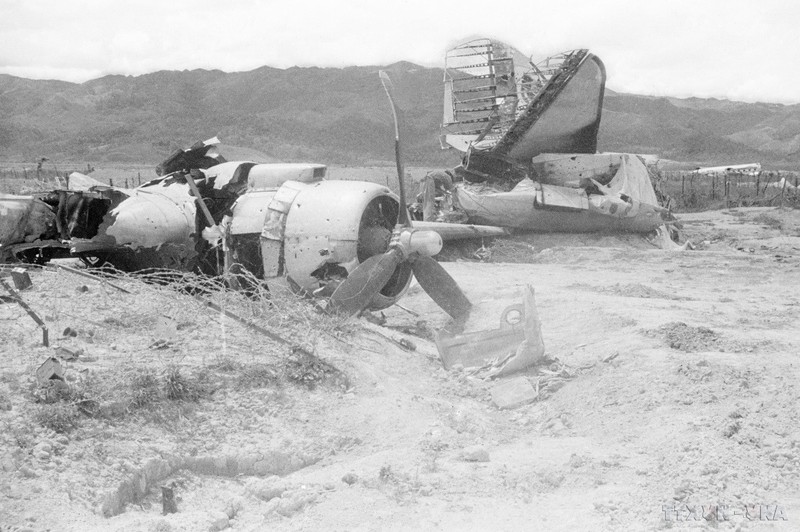 Wrecks of planes shot down and destroyed by Vietnamese troops on the Dien Bien Phu battlefield (Photo: VNA)