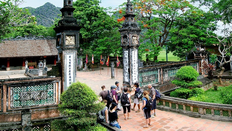 Temple worshiping King Dinh Tien Hoang offers colourful history lessons for visitors to Trang An Landscape Complex (Photo: TRUONG HUY)