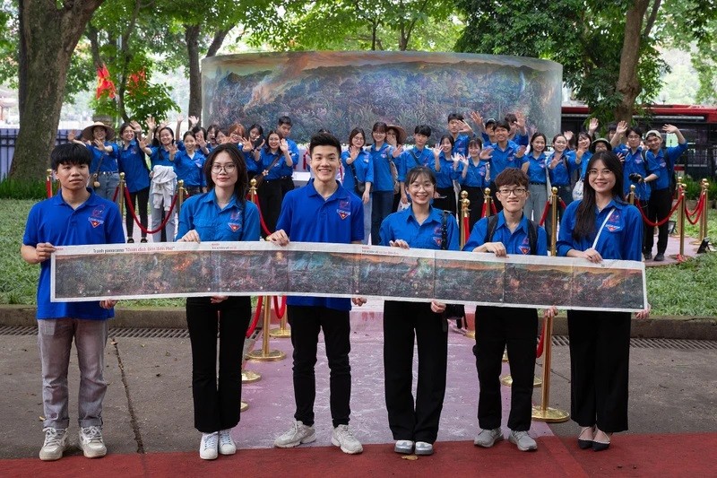 Nearly 30,000 visitors flock to Nhan Dan Newspaper’s interactive panorama exhibition on Dien Bien Phu Victory