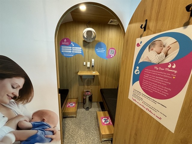 One of eight rooms at Da Nang International Terminal for mothers who want to breastfeed their babies or express breastmilk. (Photo: VNA)