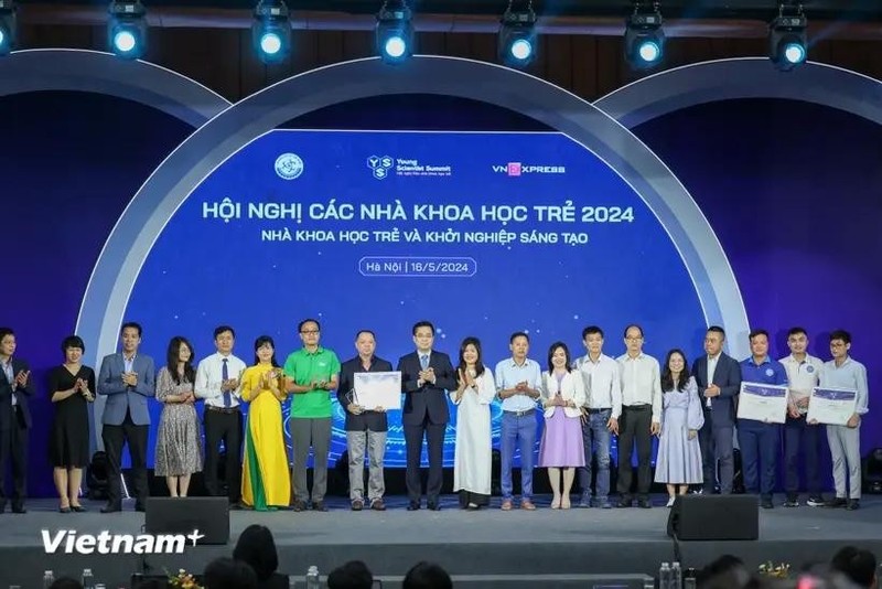 At the conference on young scientists and innovative startups held in Hanoi on May 16. (Photo: VNA)