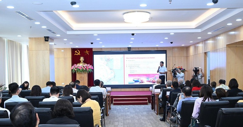 An overview of the workshop on technology applications in logistics and e-commerce (Photo: congthuong.vn)