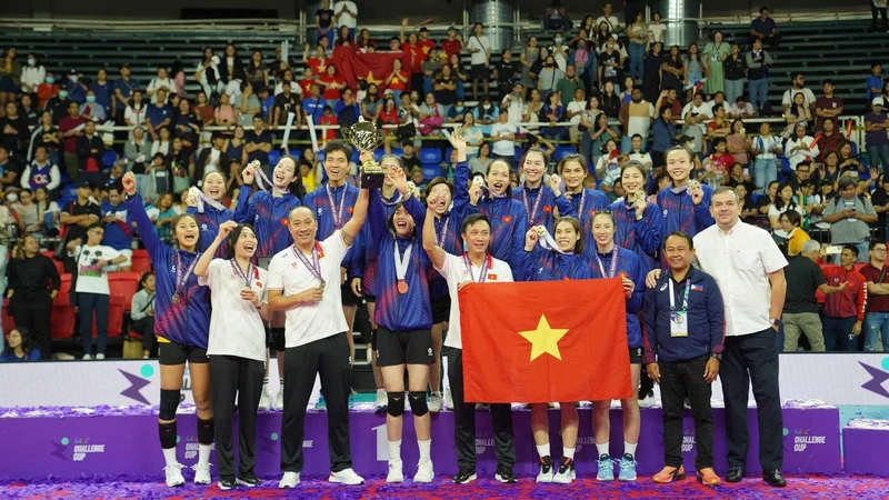 Vietnam gain the championship of the AVC Challenge Cup for Women for the second time. (Photo: thanhnien.vn)