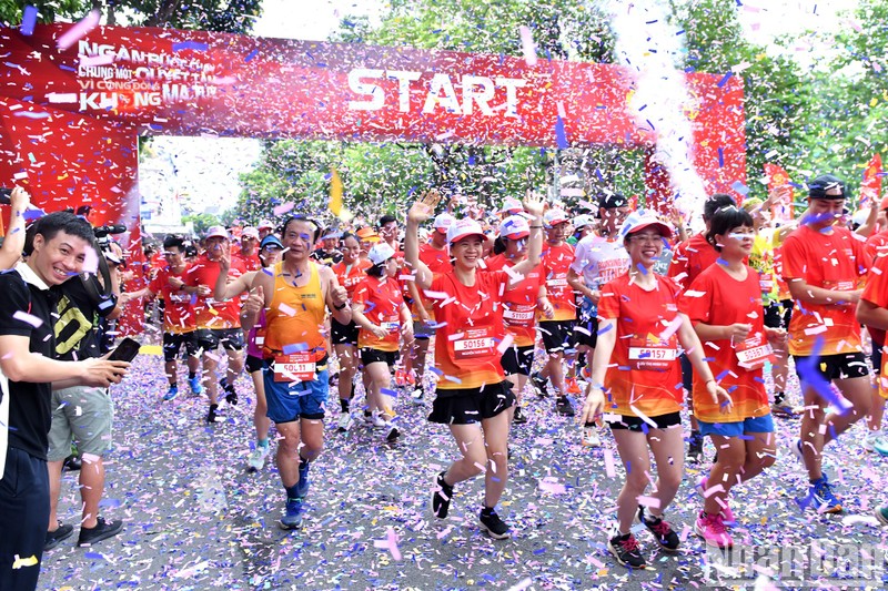 People join run for a drug-free community (Photo: NDO)