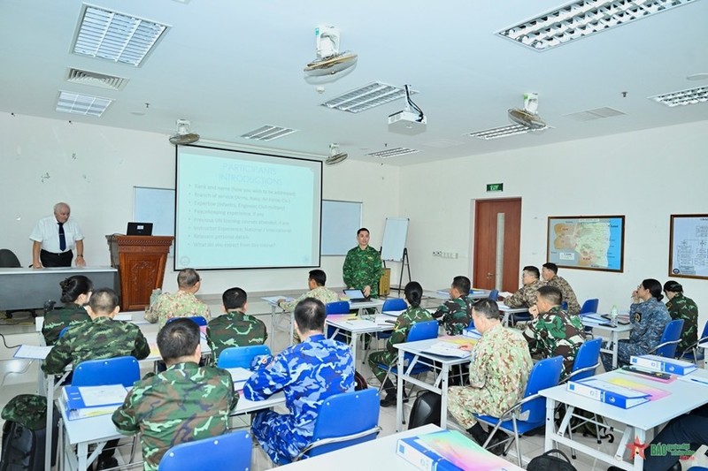 At a session of the 2024 United Nations Military Observer Training of Trainer Course in Hanoi (Photo: qdnd.vn)