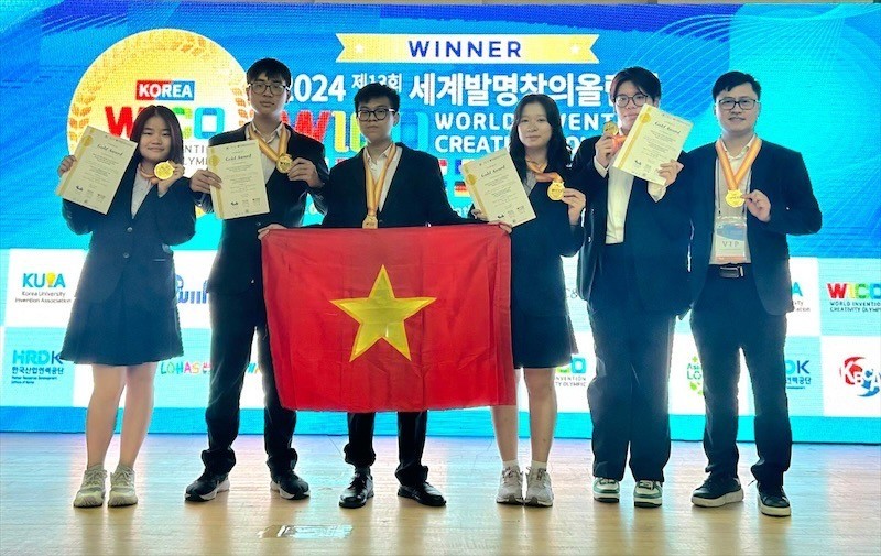 Vietnamese students claim gold medal at World Invention Creativity Olympic