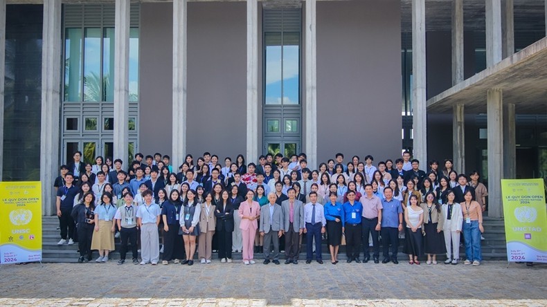 More than 120 students join Model United Nations in Binh Dinh 