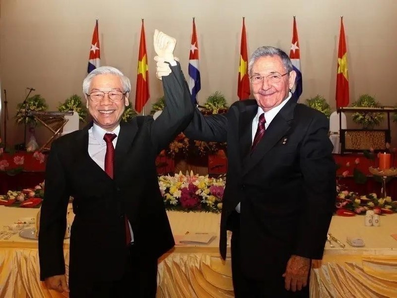 General Raul Castro Ruz, First Secretary of the Communist Party of Cuba’s Central Committee, President of the Council of State and Council of Ministers of Cuba, and Party General Secretary Nguyen Phu Trong (left) in a photo taken on July 8, 2012. (Photo: VNA)