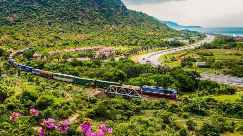 Vietnam's Reunification Express, or Vietnam’s north-south railway, was honoured as one of the most incredible rail trips in the world by the British travel guide Lonely Planet. (Photo: Lonely Planet)