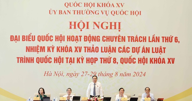 At the 6th meeting of full-time NA deputies in Hanoi on August 27. (Photo: VNA)