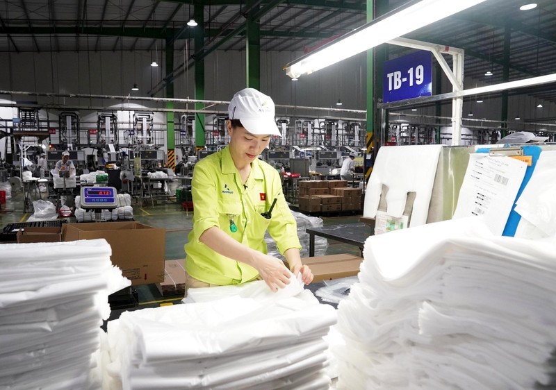 Production of environmentally friendly products at An Phat Green Plastic Joint Stock Company, Hai Duong Province. (Photo: DANG ANH)