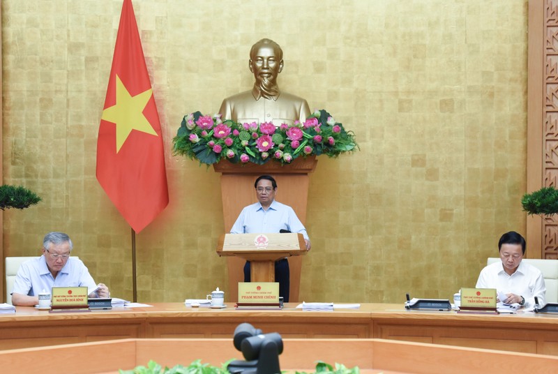 Prime Minister Pham Minh Chinh chairs Government's monthly law-making session (Photo: NDO/Tran Hai)