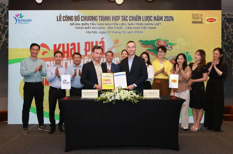 Representatives from the Vietnam National Authority of Tourism (VNAT), and MAGGI Brand announce the cooperation. (Photo courtesy of Nestlé Vietnam)