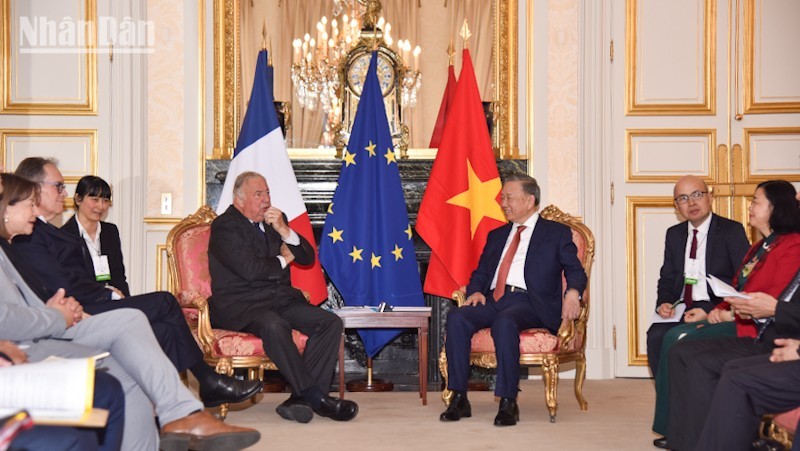 Party General Secretary and State President To Lam (R) and President of the French Senate Gérard Larcher (Photo: NDO)