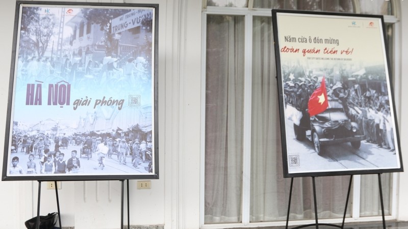 Photos on display at the exhibition (Photo: VOV)