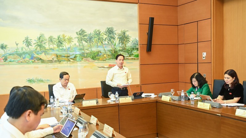 The 15th National Assembly continued its 8th session in Hanoi on October 26, focusing on group discussions that shape socio-economic landscapes for 2024 and 2025 (Photo: NDO/Duy Linh)