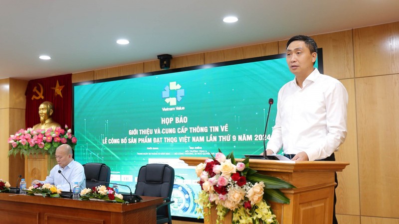 VIETRADE Deputy Director Hoang Minh Chien speaks at the press conference. (Photo: tapchicongthuong.vn)