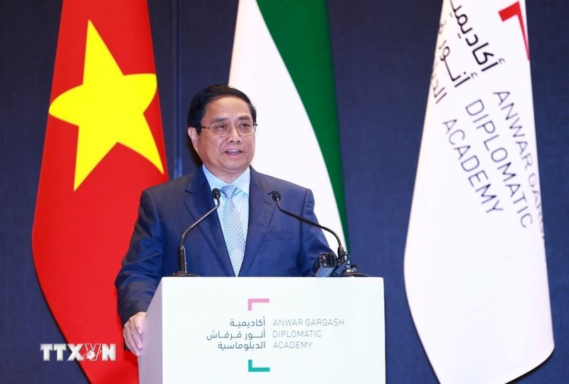 Vietnamese Prime Minister Pham Minh Chinh delivers a policy speech at the Anwar Gargash Diplomatic Academy. (Photo: VNA)