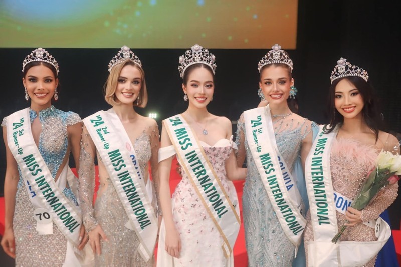 Huynh Thi Thanh Thuy (middle) was crowned Miss International 2024 at the competition’s final night in Tokyo, Japan, on November 12.