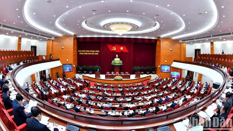 The 13th-tenure Party Central Committee convenes a meeting in Hanoi on November 25. (Photo: NDO)