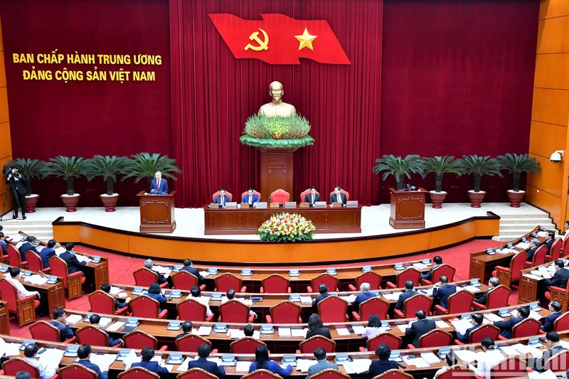 The 13th Central Committee of the Communist Party of Vietnam convenes a meeting in Hanoi on November 25. (Photo: NDO)