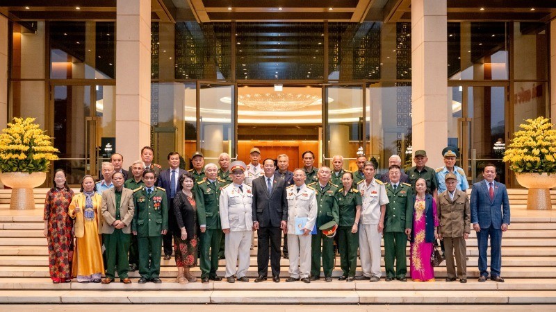 Vice Chairman of the National Assembly Tran Quang Phuong and delegates at the event 