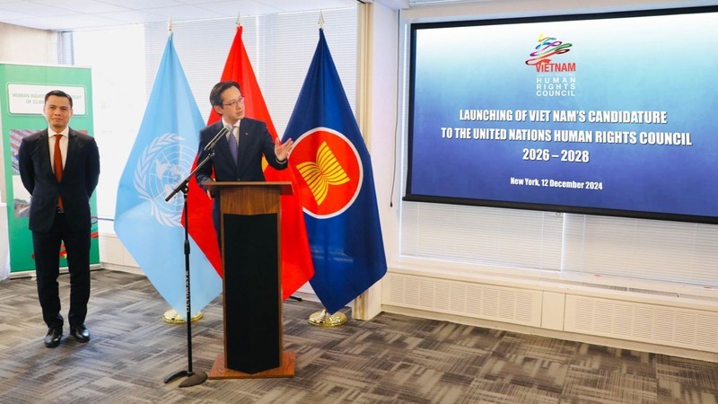 Deputy Minister of Foreign Affairs Do Hung Viet addresses the ceremony (Photo: MOFA)